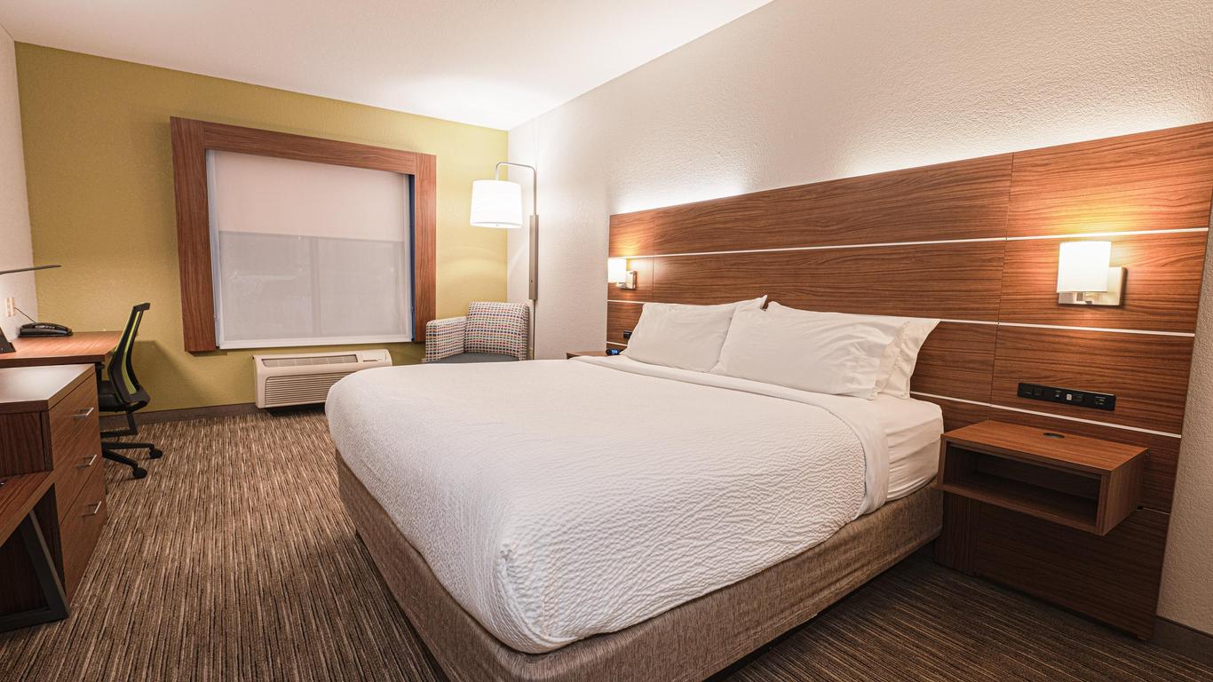 Holiday Inn Express Hotel & Suites East Lansing