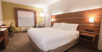 Holiday Inn Express Hotel & Suites East Lansing, An IHG Hotel - East Lansing - Schlafzimmer
