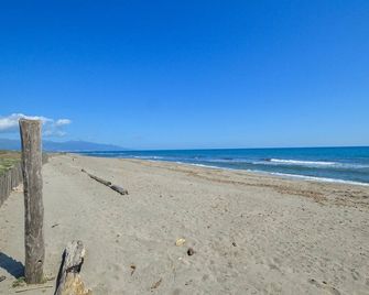 1 Bedroom Nice Apartment In Bastia - Bastia - Beach