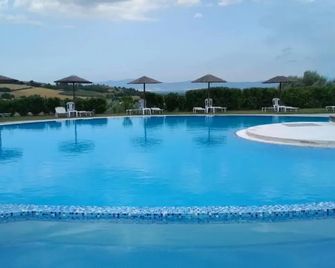 Siris Hotel - Serres - Pool