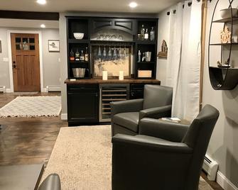 Luxury Rural Stay Close to Town - Guilford - Bar
