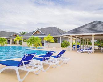 Avant 1 Bedroom Suite - Saint Ann’s Bay - Pool