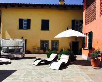Agriturismo Paitin - Alba - Patio