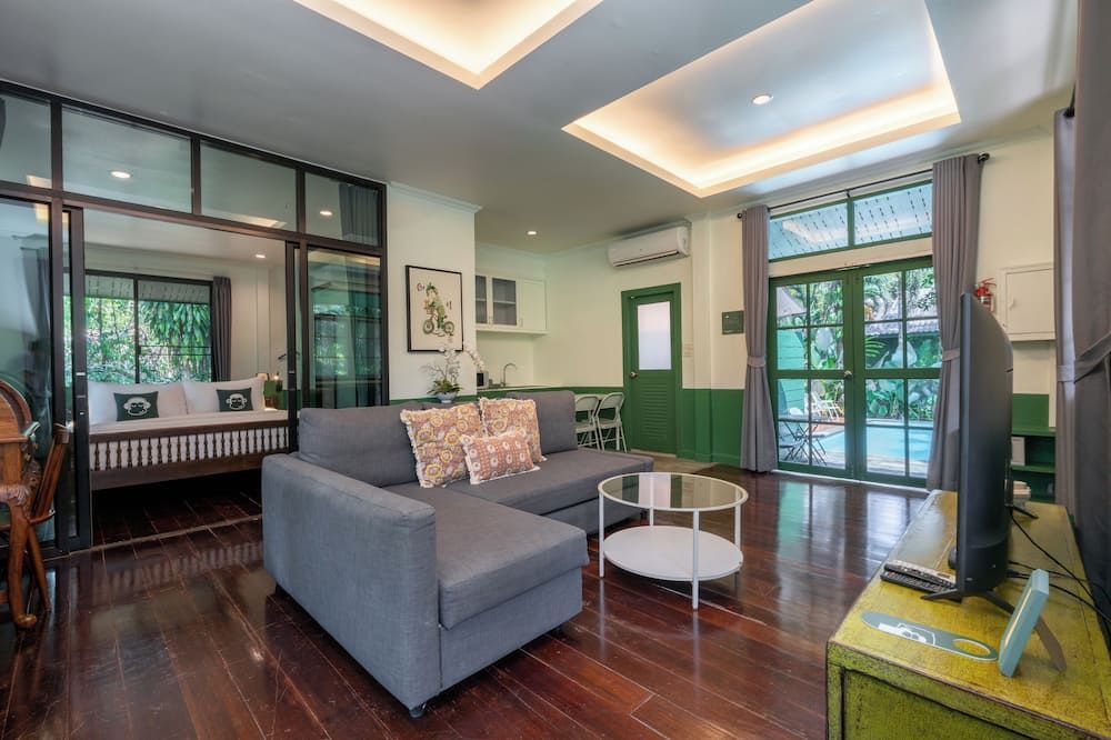 بلو مونكي بولتارا كرابي هوتل آند فيلاس