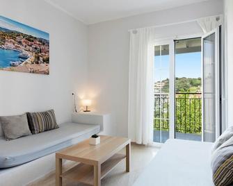 Balaris Apartments - Kassiopi - Pokój dzienny