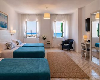 Hotel Baia Di Puolo - Massa Lubrense