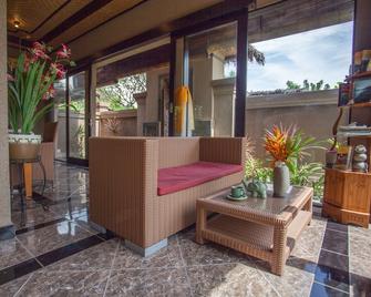 Taruna Boutique Homestay & Spa - Gerokgak - Patio