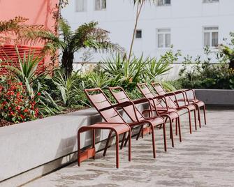 Nine Dots Azorean Art Boutique Hotel - Ponta Delgada - Balcony
