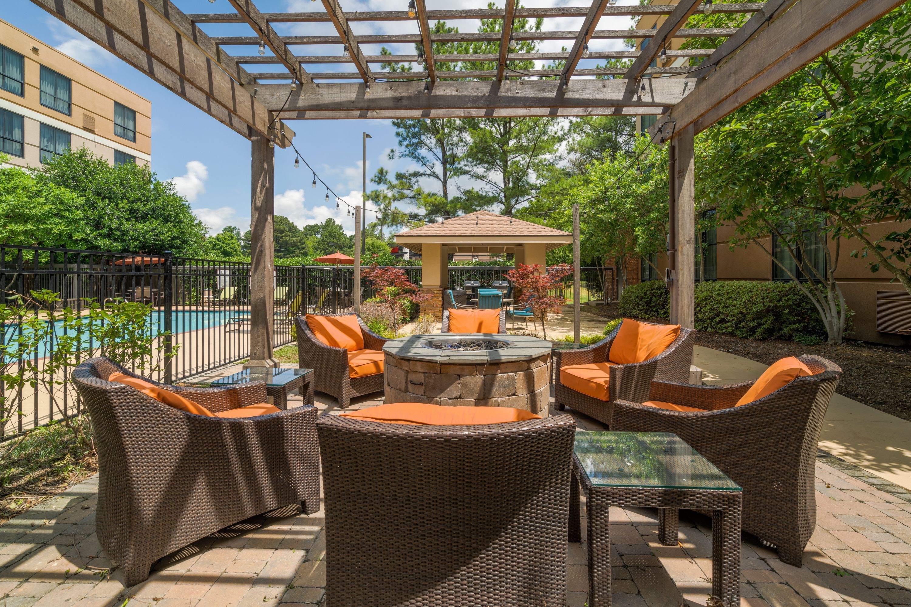 Staybridge Suites Memphis-Poplar Ave East By IHG - ממפיס - פטיו
