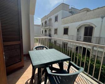 B&B Miramare Suite Village - Castellaneta Marina - Balcone