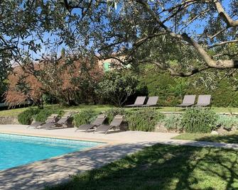 Charming villa, heated swimming pool, 4 to 8 persons - Mormoiron - Pool