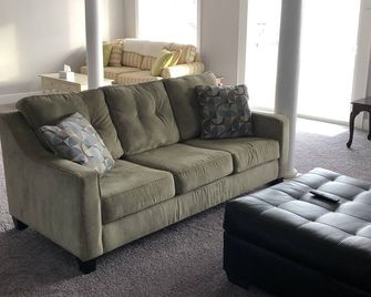 Mariners Cove 4 Bedroom Cottage by RedAwning - נורפולק - סלון