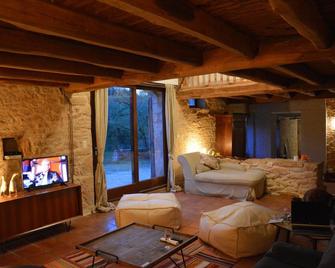 Beautiful farmhouse surrounded by nature with swimming pool - Périgord Noir - Gignac - Sala de estar