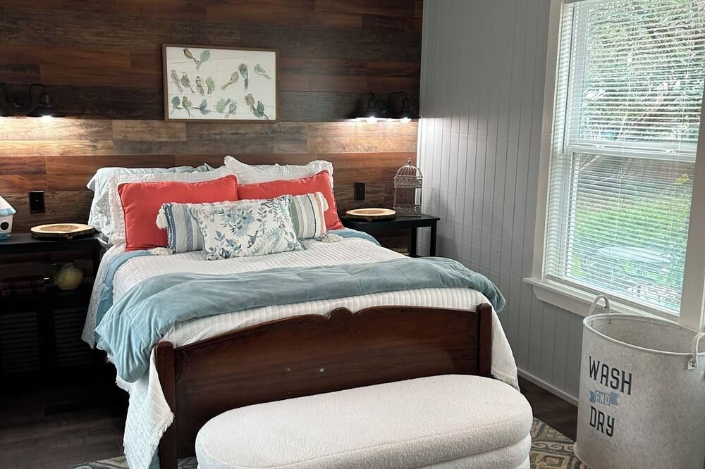 The Birds Nest -Long Term Rental Discount Available. - سان انطونيو - غرفة نوم