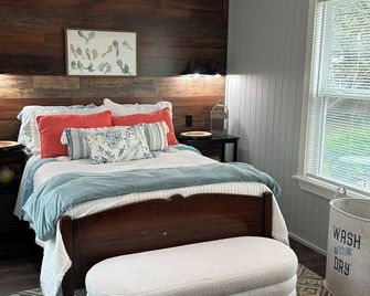 The Birds Nest -Long Term Rental Discount Available. - سان انطونيو - غرفة نوم