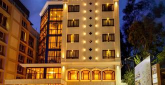 Citrus Hotel Kolhapur - Kolhapur - Gebouw
