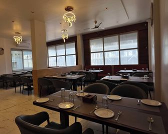 Hotel Arya Executive - Talegaon Dābhāde - Restaurant