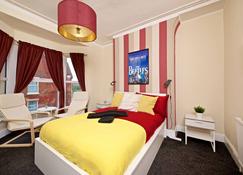 Liverpool City Stays - The Beatles Theme House - Penny Lane Dd1 - Liverpool - Bedroom