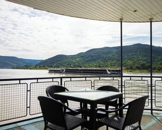 Aquamarina Hotel Visegrád - בודפשט - מרפסת