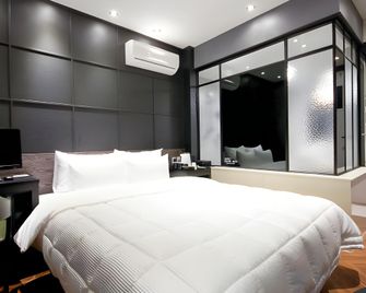 Hotel Coco - Busan - Bedroom