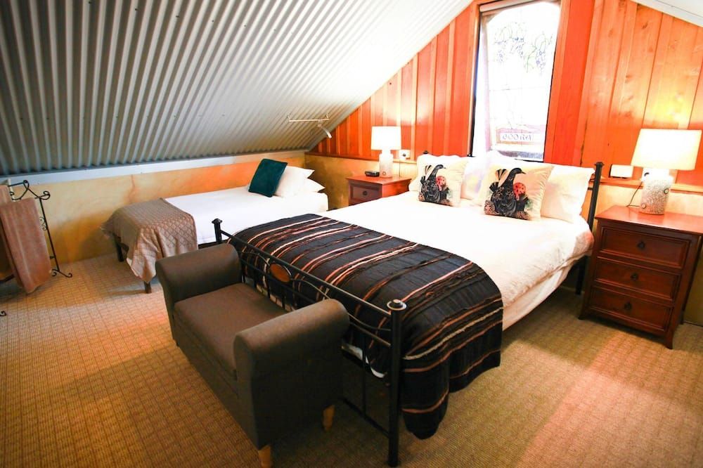 Outback Cellar & Country Cottage