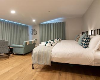 Sligo Sea Barn - Luxury Seafront Self-catering - Sligo - Bedroom