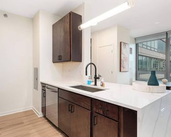 Brand-New West Loop 3BR + City Views for Families - Chicago - Cocina