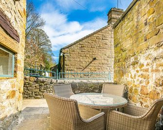 The Aubrey, Pet Friendly, Character Holiday Cottage In Bakewell - Bakewell - Patio