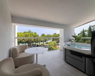 Hi Hotels Sirmione - Lakeview Pool - Sirmione