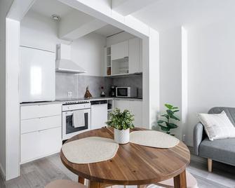 Homelike Studio at the Very Center of Downtown Tampere - Tampere - Küche