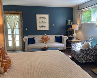 Manitou Lodge - Forks