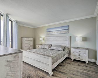 Waterfront Resort Condo with Private Beach and Pool - Hudson