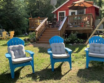 Heavenly Hemlocks Quaint Cabin on Lake Lucerne - Crandon - Patio
