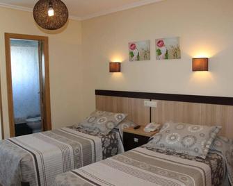 Hotel Estrella del Mar - A Lanzada - Slaapkamer