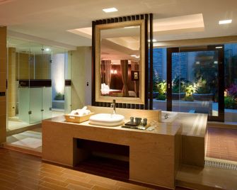 Yes Motel - Zhonghe District - Bathroom
