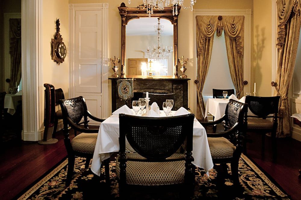 Monmouth Historic Inn - נאצ'ז - חדר אוכל