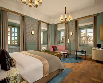 Hotel Taschenbergpalais Kempinski Dresden - Dresden - Bedroom