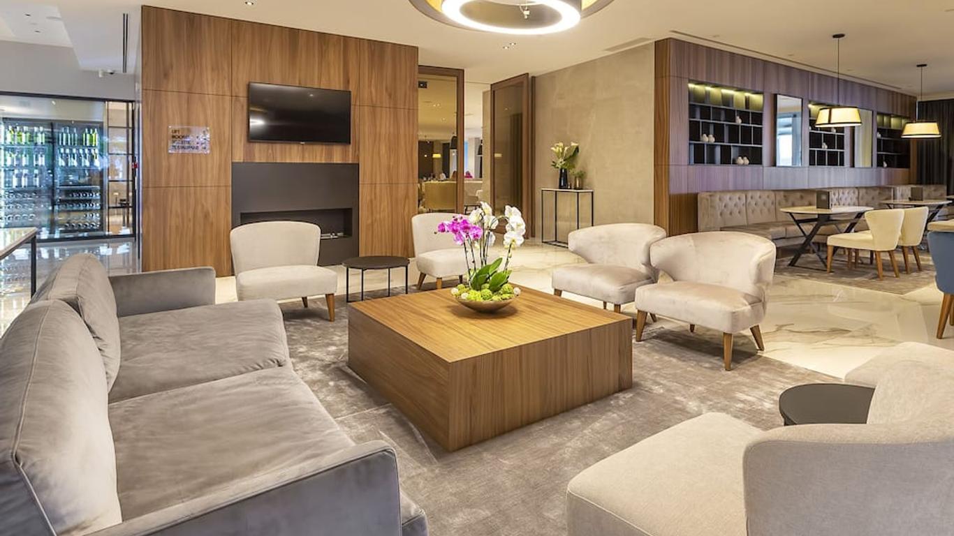 Luxury Hotel Riva