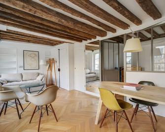 Pont Neuf / Place Dauphine Id 319 - Paris - Dining room