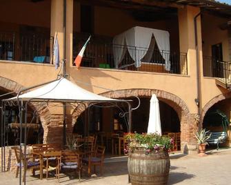 Holiday apartment Bedizzole for 1 - 4 persons with 1 bedroom - Farmhouse - Bedizzole - Patio