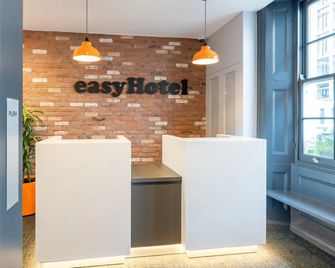 easyHotel London Victoria - Londra - Resepsiyon