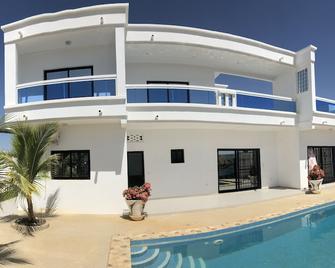 The white villa of la Somone - Somone - Building