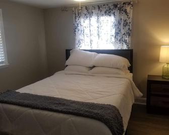 Beautiful Bourbonnais Rental - Bourbonnais - Bedroom
