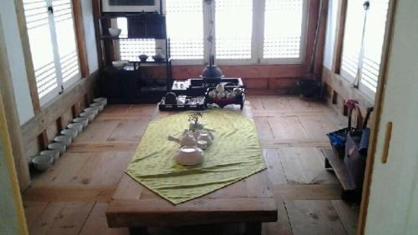 Korean Traditional House - Chungnokdang