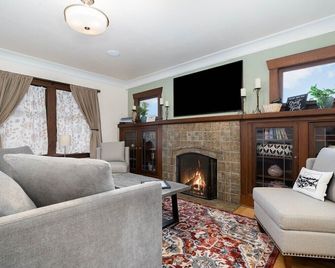 Wallingford Oasis - Seattle - Living room