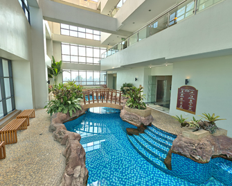 บีเอสเอ ทวิน ทาวเวอร์ส ออร์ติกัส - มันดาลูยอง - สระว่ายน้ำ