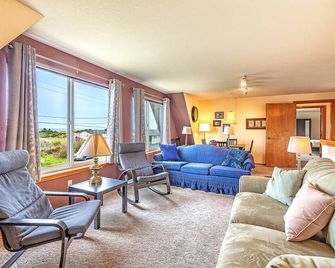 Surf Watch House in Copalis Beach - Copalis Beach - Living room