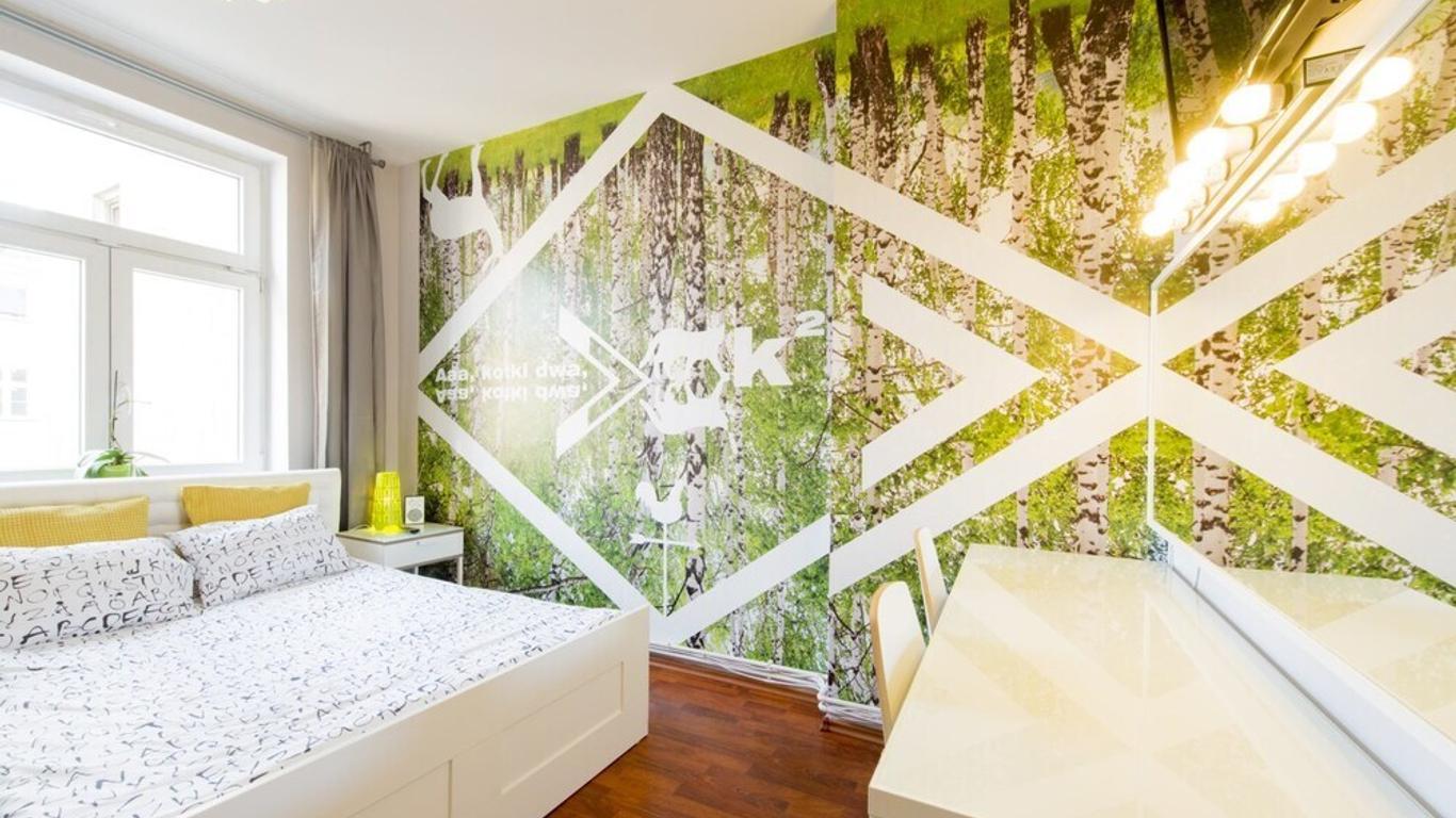 Color Hostel