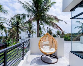 Rich Sunshine Inn - Beinan Township - Balcony