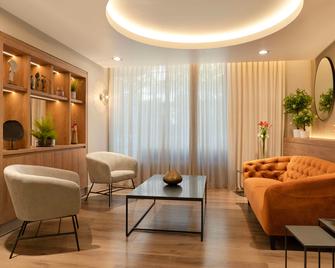 NH Ciudad de Santiago - סנטיאגו - טרקלין